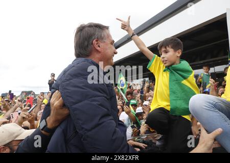 22. Mai 2024, Passo Fundo, Rio Grande do Sul, Brasilien: PASSO FUNDO (RS), 05/2024 – POLITICA/BOLSONARO/EXPODIRETO – der ehemalige Präsident Jair Bolsonaro kommt am Dienstag (05) in der Stadt an und wird von Unterstützern empfangen. Anschließend ging es nach Bolsonaro nach NAO-ME-Toque/RS, um die Expodireto zu besuchen, die größte Messe für Agrarwirtschaft in Rio Grande do Sul. (Foto: Rafael Dalbosco/Thenews2/Zumapress) (Foto: © Rafael Dalbosco/TheNEWS2 via ZUMA Press Wire) NUR REDAKTIONELLE VERWENDUNG! Nicht für kommerzielle ZWECKE! Stockfoto