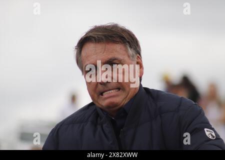 22. Mai 2024, Passo Fundo, Rio Grande do Sul, Brasilien: PASSO FUNDO (RS), 05/2024 – POLITICA/BOLSONARO/EXPODIRETO – der ehemalige Präsident Jair Bolsonaro kommt am Dienstag (05) in der Stadt an und wird von Unterstützern empfangen. Anschließend ging es nach Bolsonaro nach NAO-ME-Toque/RS, um die Expodireto zu besuchen, die größte Messe für Agrarwirtschaft in Rio Grande do Sul. (Foto: Rafael Dalbosco/Thenews2/Zumapress) (Foto: © Rafael Dalbosco/TheNEWS2 via ZUMA Press Wire) NUR REDAKTIONELLE VERWENDUNG! Nicht für kommerzielle ZWECKE! Stockfoto