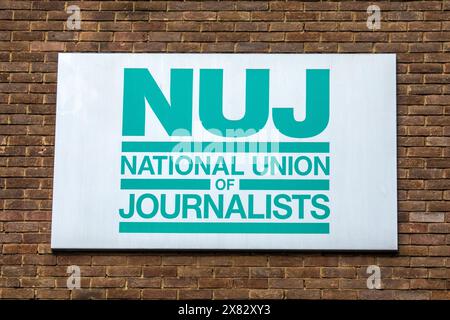 London, UK - 5. Februar 2024: Das Schild an der Außenseite des Hauptquartiers der NUJ – National Union of Journalists in der Acton Street in London, Großbritannien. Stockfoto