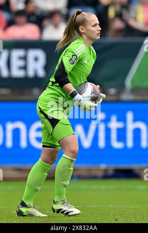 Torhüterin Regina van Eijk (1) von Ajax Vrouwen bei einem Frauenfußballspiel zwischen Ajax Amsterdam Vrouwen und Fortuna Sittard im niederländischen Toto KNVB Beker Cup Finale am Mittwoch, den 20 . Mai 2024 in Tilburg , Niederlande . FOTO SPORTPIX | David Catry Stockfoto