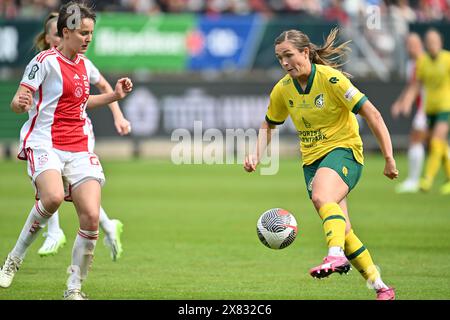 ISA Kardinaal (26) von Ajax Vrouwen und Alieke Tuin (11) von Fortuna Sittard, dargestellt während eines Frauenfußballspiels zwischen Ajax Amsterdam Vrouwen und Fortuna Sittard im niederländischen Toto KNVB Beker Cup Finale am Mittwoch, den 20 . Mai 2024 in Tilburg , Niederlande . FOTO SPORTPIX | David Catry Stockfoto