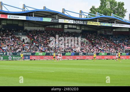 Tilburg, Niederlande. Mai 2024. Fans und Unterstützer von Ajax wurden am Mittwoch, den 20. Mai 2024, in Tilburg, Niederlande, bei einem Frauenfußballspiel zwischen Ajax Amsterdam Vrouwen und Fortuna Sittard im niederländischen Toto KNVB Beker Cup-Endspiel gezeigt. Quelle: Sportpix/Alamy Live News Stockfoto
