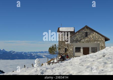 Panoramablick alipne und Schnee Blick vom Mount Rigi Kulm Kaltbad in der Nähe von Vitznau, Schweiz Stockfoto