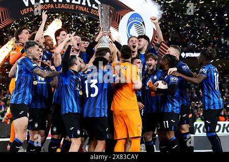 Dublin, Republik Irland. Mai 2024. Atalanta Spieler feiern mit der Trophäe am Ende des Europa League-Endspiels 2023/2024 zwischen Atalanta BC und Bayer Leverkusen im Dublin Arena Stadion (Republik Irland) am 22. Mai 2024. Quelle: Insidefoto di andrea staccioli/Alamy Live News Stockfoto