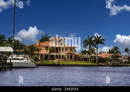 Kanäle und Häuser in Cape Coral, Florida, USA Stockfoto