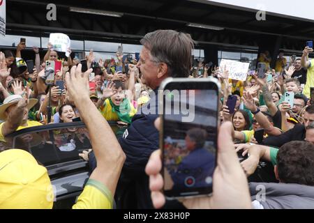 22. Mai 2024, Passo Fundo, Rio Grande do Sul, Brasilien: PASSO FUNDO (RS), 05/2024 – POLITICA/BOLSONARO/EXPODIRETO – der ehemalige Präsident Jair Bolsonaro kommt am Dienstag (05) in der Stadt an und wird von Unterstützern empfangen. Anschließend ging es nach Bolsonaro nach NAO-ME-Toque/RS, um die Expodireto zu besuchen, die größte Messe für Agrarwirtschaft in Rio Grande do Sul. (Foto: Rafael Dalbosco/Thenews2/Zumapress) (Foto: © Rafael Dalbosco/TheNEWS2 via ZUMA Press Wire) NUR REDAKTIONELLE VERWENDUNG! Nicht für kommerzielle ZWECKE! Stockfoto