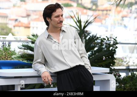 22. Mai 2024, Cannes, Cote D'azur, Frankreich: DARIO AITA posiert während des „Parthenope“-Fotoaufrufs beim 77. Jährlichen Filmfestival von Cannes im Palais des Festivals in Cannes (Foto: © Mickael Chavet/ZUMA Press Wire) NUR ZUR REDAKTIONELLEN VERWENDUNG! Nicht für kommerzielle ZWECKE! Stockfoto