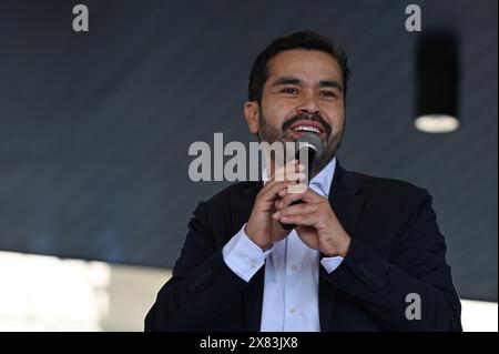 22. Mai 2024, Tijuana, Baja California, Mexiko: Der langgeschossene mexikanische Präsidentschaftskandidat der Bürgerbewegung (MC) Jorge Alvarez Maynez, trat am Mittwoch, den 22. Mai 2024 in Tijuana, Baja California, Mexiko auf, um die Jugendwahl auf dem Campus der CETYS University zu bewerben. Maynez, der einzige männliche Kandidat im Rennen, der sowohl die Spitzenkandidatin Claudia Sheinbaum von der Morena-Regierungspartei als auch den Gegner Xochitl Galvez von der PRI-PAN-PRD-Oppositionskoalition in nationalen Umfragen hinter sich hat, schlägt am 2. Juni bei der Jugendwahl um den mexikanischen Ratsvorsitz. Der ehemalige Kongressabgeordnete ist die jüngste Kandidatur Stockfoto