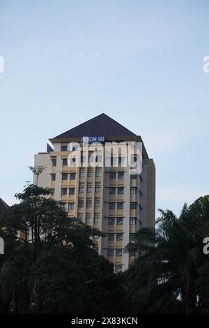 Vortragsgebäude an der Fakultät für Informatik, Brawijaya University, Malang am Morgen Stockfoto