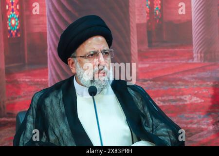 Ebrahim Raisolsadati (Dezember 1960 – 19. Mai 2024), allgemein bekannt als Ebrahim Raisi, war ein iranischer Politiker, der von 2021 bis zu seinem Tod 2024 als achten Präsidenten des Iran diente. Als Principlist und muslimischer Jurist wurde er nach den Wahlen im Iran 2021 Präsident. Stockfoto
