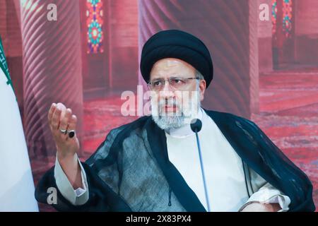 Ebrahim Raisolsadati (Dezember 1960 – 19. Mai 2024), allgemein bekannt als Ebrahim Raisi, war ein iranischer Politiker, der von 2021 bis zu seinem Tod 2024 als achten Präsidenten des Iran diente. Als Principlist und muslimischer Jurist wurde er nach den Wahlen im Iran 2021 Präsident. Stockfoto