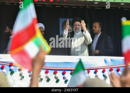 Ebrahim Raisolsadati (Dezember 1960 – 19. Mai 2024), allgemein bekannt als Ebrahim Raisi, war ein iranischer Politiker, der von 2021 bis zu seinem Tod 2024 als achten Präsidenten des Iran diente. Als Principlist und muslimischer Jurist wurde er nach den Wahlen im Iran 2021 Präsident. Stockfoto