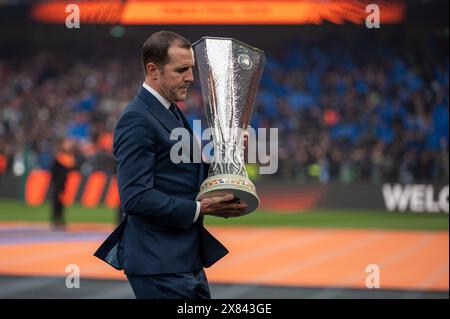 Dublin, Republik Irland. Mai 2024. John O'Shea mit der Trophäe beim Finale der UEFA Europa League 2024 zwischen Atalanta BC und Bayer 04 Leverkusen in der Dublin Arena am 22. Mai 2024 (Foto: Andrew SURMA/ Credit: SIPA USA/Alamy Live News) Stockfoto