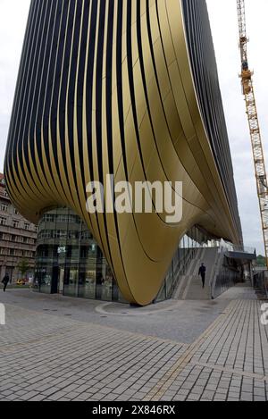 Masaryčka-Gebäude, ikonische moderne Architektur von Zaha Hadid Architects, angrenzend an den Bahnhof Praha Masarykovo nádraží, Prag, Mai 2023 Stockfoto