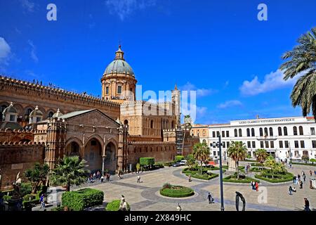 Außenansicht der Kathedrale von Palermo in Sizilien Italien Stockfoto