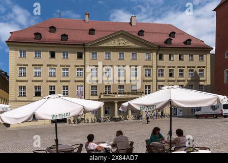 Ehemaliges Thon-Dittmer-Palais, erbaut 1809, heute Kulturzentrum, Haidplatz, Regensburg, Oberpfalz, Bayern, Deutschland Stockfoto