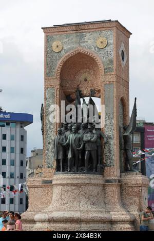Mustafa Kemal Atatuerk mit Mitstreitern, Unabhängigkeitsdenkmal von Pietro Canonica, Taksim-Platz oder Taksim Meydani, Beyoglu, Istanbul, Europa Stockfoto