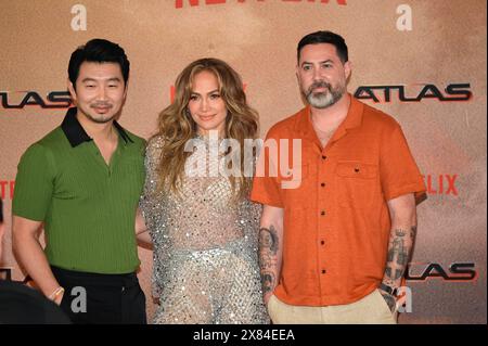 Der Schauspieler Simu Liu, die Schauspielerin und Sängerin Jennifer Lopez und der Regisseur Brad Peyton posieren während einer Pressekonferenz, um den Film Atlas im Mexico City St. Regis Hotel zu bewerben. Am 21. Mai 2024 in Mexiko-Stadt. Mexico City CDMX Mexico Copyright: XCarlosxTischlerx Stockfoto