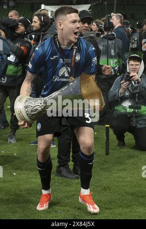 Emil Holm aus Atalanta feiert den Sieg nach dem Fußballfinalspiel der UEFA Europa League zwischen Atalanta BC und Bayer Leverkusen am 22. Mai 2024 im Aviva-Stadion in Dublin Stockfoto