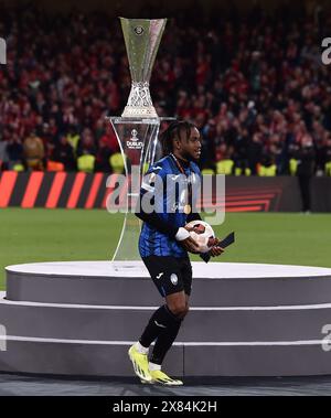 Dublin, Irland. Mai 2024. Ademola Lookman feiert nach dem Endspiel der UEFA Europa League zwischen Atalanta und Bayer 04 Leverkusen am 22. Mai 2024 in Dublin, Irland. Quelle: Michele Maraviglia/Xinhua/Alamy Live News Stockfoto