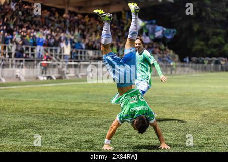 Twquilla, Washington, USA. Mai 2024. Seattle Sounders Spieler KALANI KOSA-RENZI #85 flippt begeistert, weil er sein erstes MLS-Tor in der 2. Hälfte des US Open Cup Spiels, Seattle Sounders vs Phoenix Rising, erzielte. Die Sounders kamen ins Viertelfinale und erzielten 2:1. (Kreditbild: © Melissa Levin/ZUMA Press Wire) NUR REDAKTIONELLE VERWENDUNG! Nicht für kommerzielle ZWECKE! Quelle: ZUMA Press, Inc./Alamy Live News Stockfoto