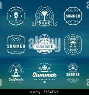 Retro-Typografie-Design-Set mit Etiketten und Abzeichen für die Sommerferien. Vorlagen für Grußkarten, Poster und Bekleidungsdesign. Vektorabbildung. Stock Vektor
