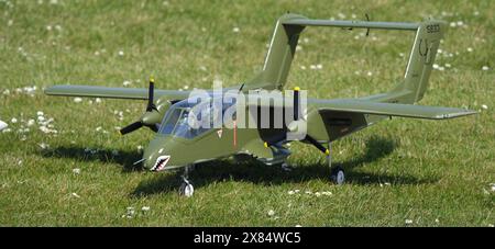 Flugmodell. Die North American Rockwell OV-10 Bronco ist ein US-amerikanisches Twin-Turboprop-Leichtangriffs- und Beobachtungsflugzeug. Stockfoto