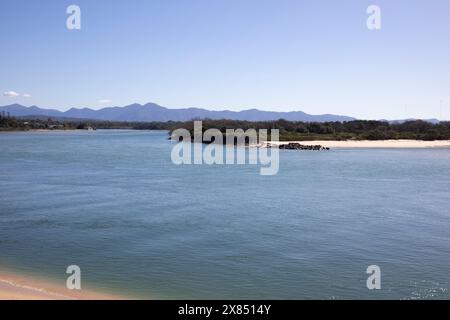 Urunga ist eine kleine Küstenstadt an der Ostküste Australiens, in der Nähe von Coffs Harbour, mit atemberaubenden Stränden und kilometerlanger Promenade über der Lagune Stockfoto