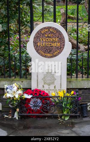 London, Großbritannien - 19. Februar 2024: Gedenkstätte für WPC Yvonne Fletcher an der Stelle, an der sie am 17. April 1984 erschossen wurde. Stockfoto