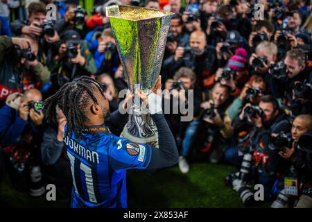 Dublin, Irland. Mai 2024. Abschlussjubel: Ademola Lookman (Bergamo) mit Trophy Atalanta Bergamo - Bayer 04 Leverkusen 22.05.2024 Copyrigh Stockfoto