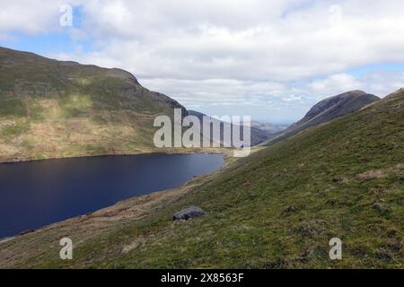 The Wainwrights 'Dollywaggon Pike' & St Sunday Crag von Grisedale Tarn aus Grisedale Haus im Lake District National Park, Cumbria, England, Großbritannien. Stockfoto