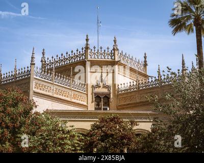 Königlicher Pavillon (Pabellon Real) an der Plaza de America im Maria Luisa Park Stockfoto