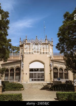 Königlicher Pavillon (Pabellon Real) an der Plaza de America im Maria Luisa Park Stockfoto