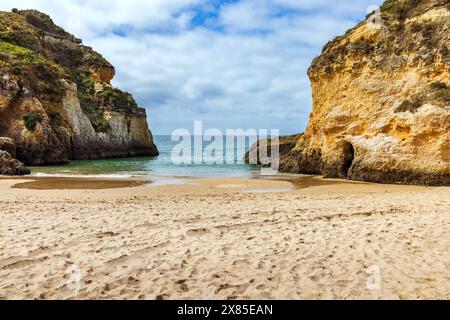 Strand in Praia dos Três Irmãos, Algarve, Portugal Stockfoto