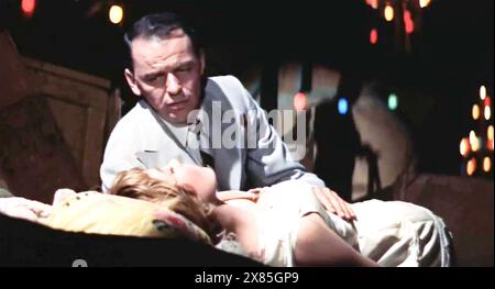 EINIGE KAMEN 1958 mit Frank Sinatra als Dace Hersh und Shirley MacLaine als Ginnie Moorhead Stockfoto