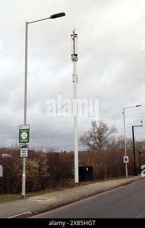 Neuer 5G-Mobilfunkmast in Chessington, Surrey Stockfoto
