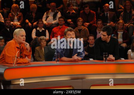 Aufzeichnung einer Folge der für den 7. Februar 2004 angesetzte Comedy Quizshow 'Genial daneben', hier mit, Deutschland 2004. Stockfoto