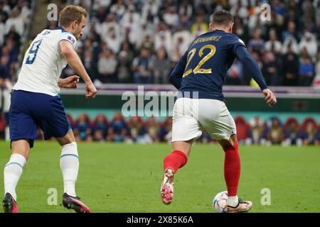 Doha, Katar. 10. November 2022. Theo Hernandez im Spiel zwischen Frankreich und England, im Viertelfinale, bei der FIFA-Weltmeisterschaft Katar 2022. Stockfoto