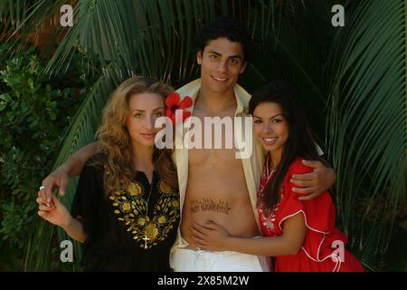 Gabriela Gottschalk, Silva Gonzalez und Fernanda Brandao (v.l.n.r.) sind die 'Hot Banditoz', die mit dem spanischen Kinderlied 'Veo veo' sofort auf Platz 3 der deutschen Charts kamen, Spanien 2004. Stockfoto