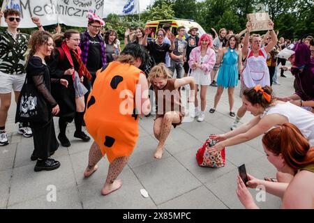 Breslau, Breslau, Polen. Mai 2024. Tausende von Studenten auf den Straßen Breslaws feiern Juwenalia 2024. Der Studentenurlaub dauert zwei Tage und ist voller kultureller Veranstaltungen. (Kreditbild: © Krzysztof Zatycki/ZUMA Press Wire) NUR REDAKTIONELLE VERWENDUNG! Nicht für kommerzielle ZWECKE! Stockfoto