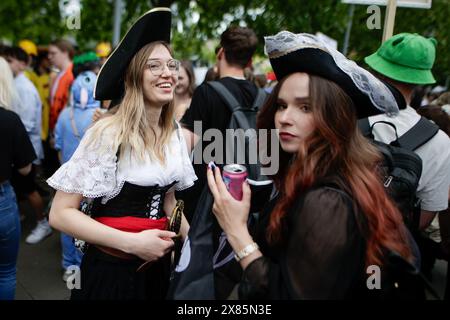 Breslau, Breslau, Polen. Mai 2024. Tausende von Studenten auf den Straßen Breslaws feiern Juwenalia 2024. Der Studentenurlaub dauert zwei Tage und ist voller kultureller Veranstaltungen. (Kreditbild: © Krzysztof Zatycki/ZUMA Press Wire) NUR REDAKTIONELLE VERWENDUNG! Nicht für kommerzielle ZWECKE! Stockfoto