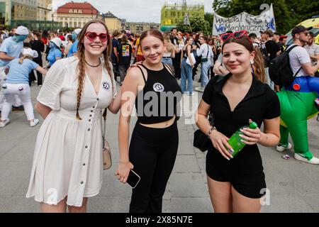 Breslau, Breslau, Polen. Mai 2024. Tausende von Studenten auf den Straßen Breslaws feiern Juwenalia 2024. Der Studentenurlaub dauert zwei Tage und ist voller kultureller Veranstaltungen. (Kreditbild: © Krzysztof Zatycki/ZUMA Press Wire) NUR REDAKTIONELLE VERWENDUNG! Nicht für kommerzielle ZWECKE! Stockfoto