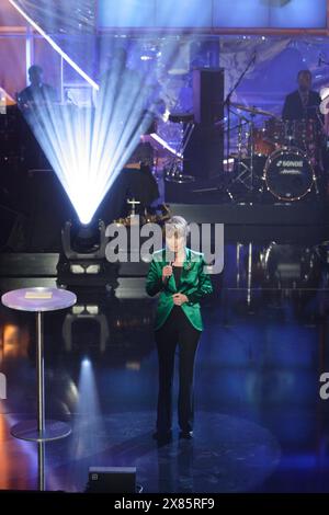 Grimme Preis Verleihung 2005, hier begleitet Moderatorin Bettina Böttinger durch den Abend in Marl, Deutschland 2005. Stockfoto