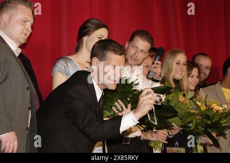 Til Schweiger und Nadja Tiller bei der Premiere seines Films 'barfuss' in Essen, Deutschland 2005. Stockfoto