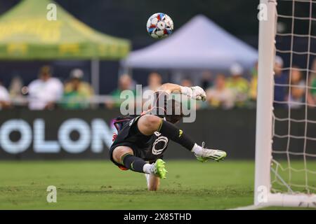 St. Petersburg, Florida, USA. Mai 2024. FC Dallas Torhüter Maarten Paes (30) sichert sich beim 16-Spiel der Lamar Hunt U.S. Open am 22. Mai 2024 im Al lang Stadium. Der FC Dallas besiegte die Rowdies mit 2:1. (Kreditbild: © Kim Hukari/ZUMA Press Wire) NUR REDAKTIONELLE VERWENDUNG! Nicht für kommerzielle ZWECKE! Stockfoto