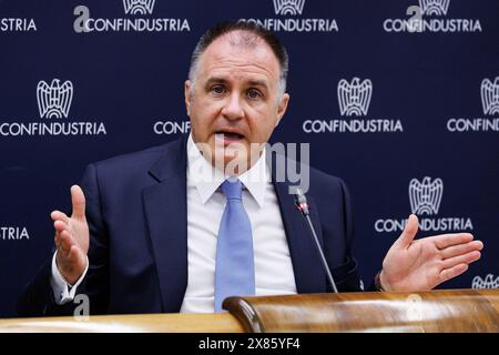 Roma, Italien. Mai 2024. IL presidente di Confindustria Emanuele Orsini durante la conferenza stampa al termine dell'Assemblea privata a Roma, Gioved&#xec;, 23 Maggio 2024 (Foto Roberto Monaldo/LaPresse) Präsident der Confindustria Emanuele Orsini während der Pressekonferenz am Ende der Privatversammlung in Rom, Donnerstag, 23. Mai 2024 (Foto: Roberto Monaldo/LaPresse) LaPresse/Alamy Live News Stockfoto