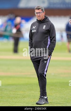 Derby, Großbritannien. Das County Ground, Derby, Großbritannien. Mai 2024. 1st Womens One Day International, England gegen Pakistan; Jon Lewis, Cheftrainer von England vor dem Spiel Credit: Action Plus Sports/Alamy Live News Credit: Action Plus Sports Images/Alamy Live News Stockfoto