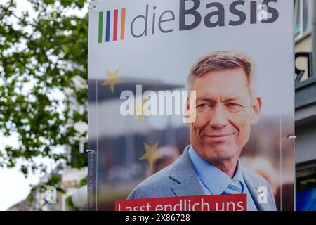 Bonn - 21. Mai 2024 : Ansicht eines politischen Wahlplakats dieBasis, eine Demokratische Partei Deutschlands Stockfoto
