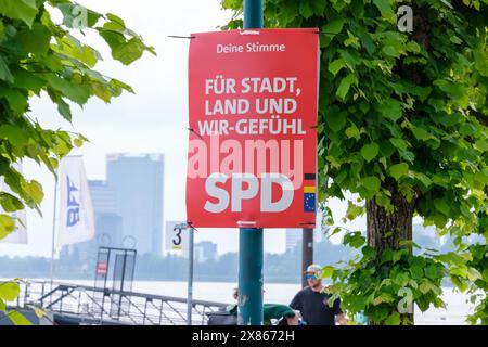 Bonn - 21. Mai 2024 : Ansicht eines politischen Wahlplakats der SPD Stockfoto