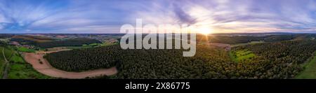 Luftaufnahme, Drohnenpanorama, Landschaft, rhön-Landschaft, Sonnenuntergang, Nachglühen, oranger Himmel, Drohne, Panorama, Drohnenblick, Natur Stockfoto